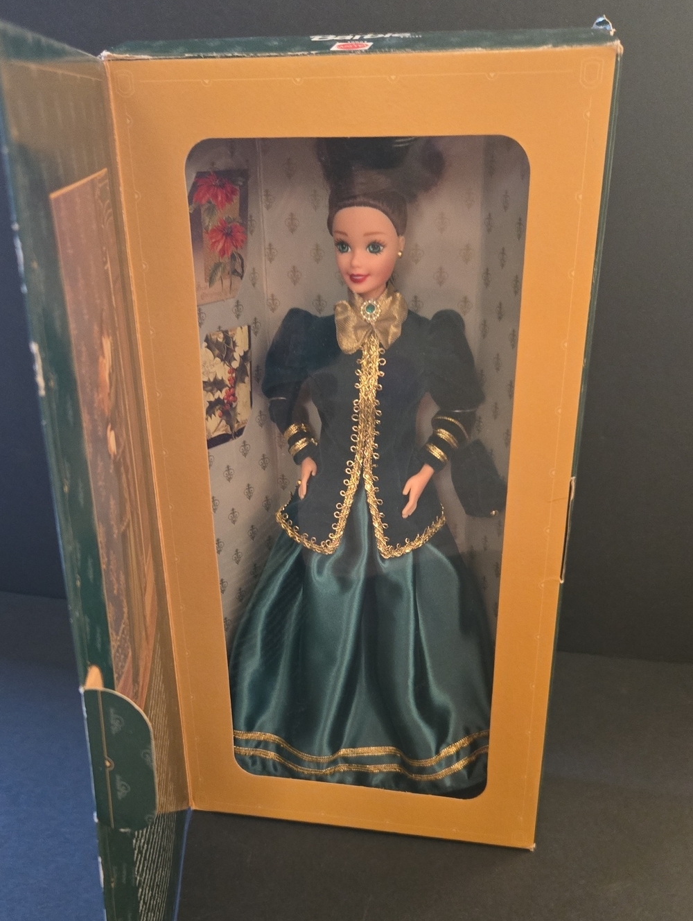 VTG. 1996  MATTEL YULETIDE ROMANCE BARBIE DOLL